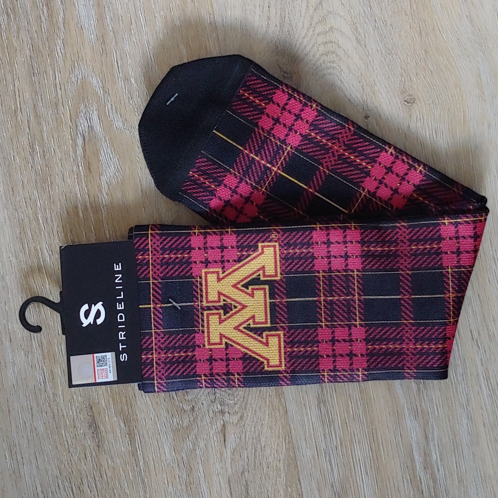 NWT Strideline NCAA University of Minnesota Golden Gophers Full Sub Socks